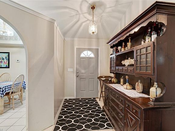 3rd image of 4617 Catalina Ln