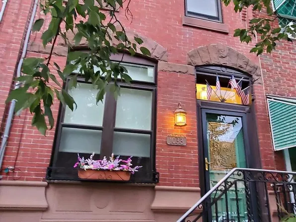 1033 Jackson St, Philadelphia, PA 19148
