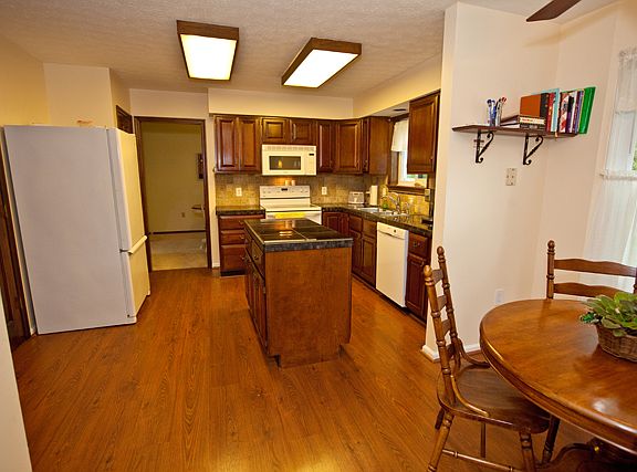 5th image of 306 Leighway Dr