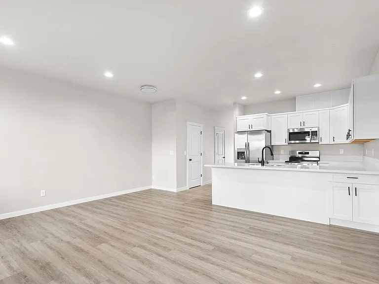 230 & 232 W Clay St — Photo 6