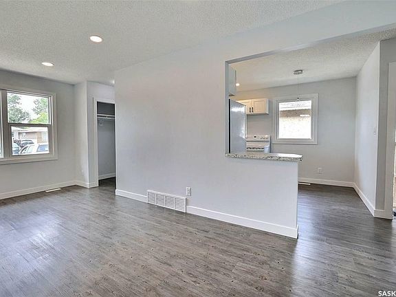 4th image of 1359 Rupert St