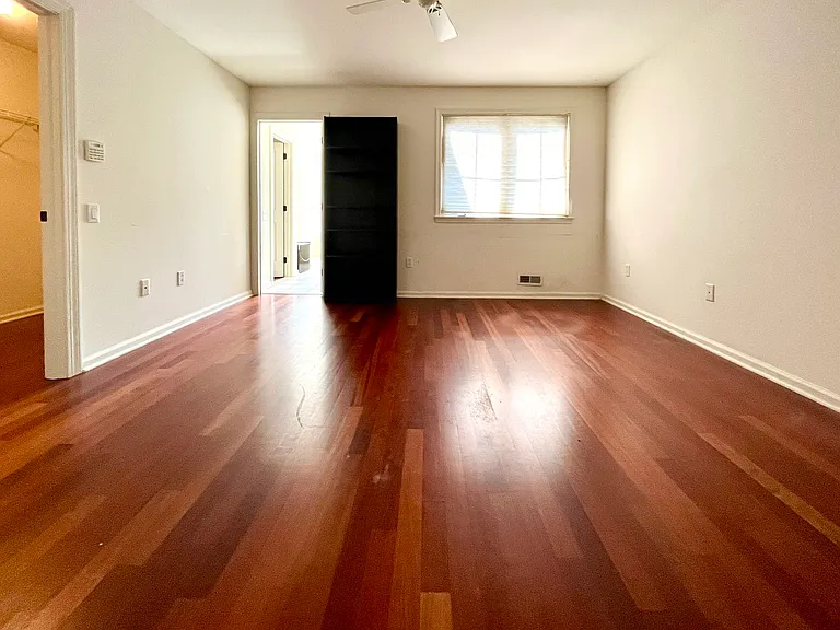 727 Evans St — Photo 9