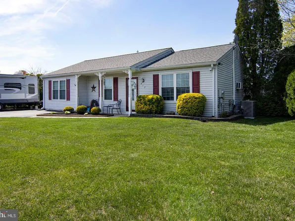 413 Ridge Dr, Williamstown, NJ 08094