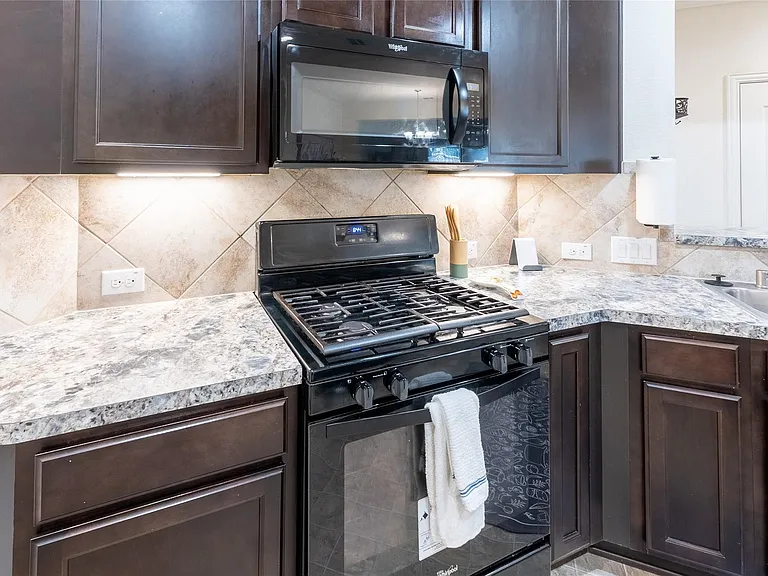 11413 Hackmatack Way — Photo 10