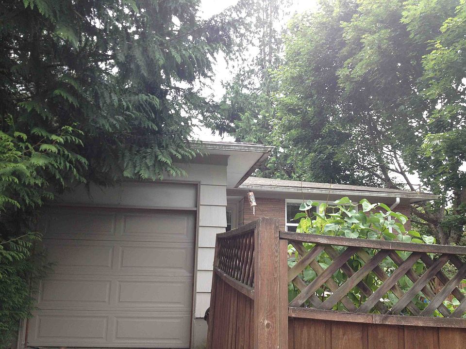 2nd image of 10848 12th Ave NE