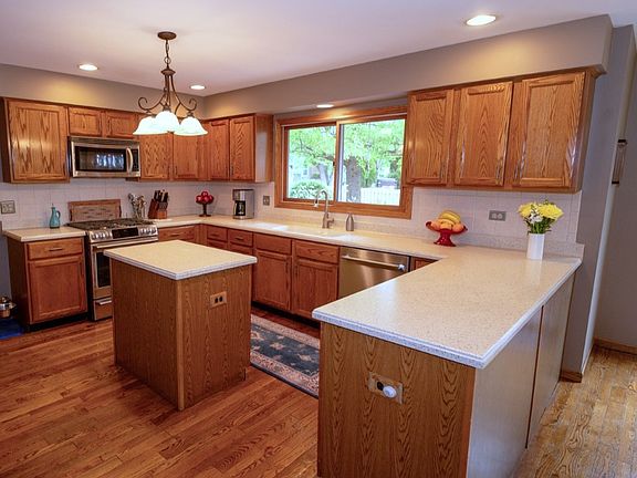 5th image of 600 Salceda Dr