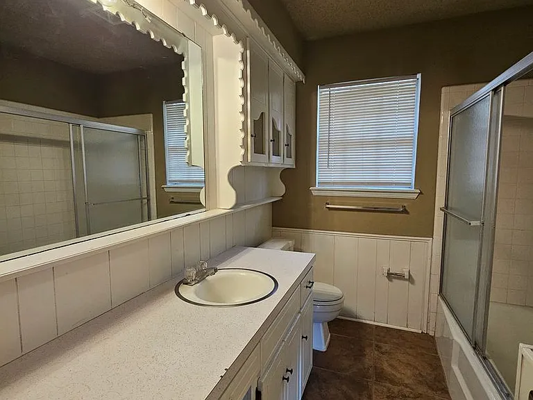 1703 Village Dr — Photo 8