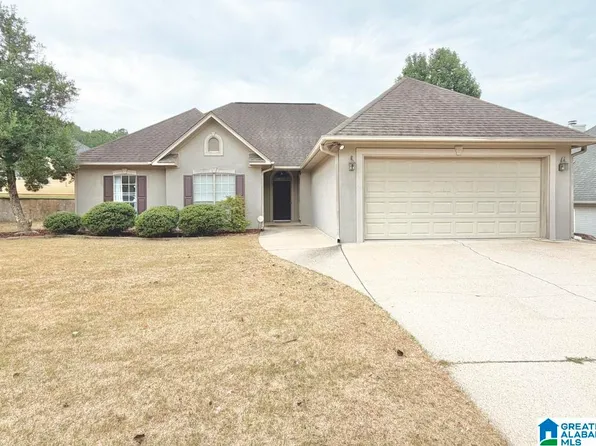 137 Saint Charles Dr, Helena, AL 35080