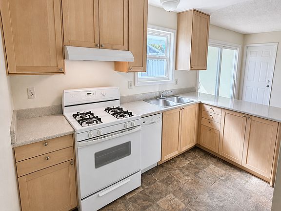 4th image of 9342 Henley Way