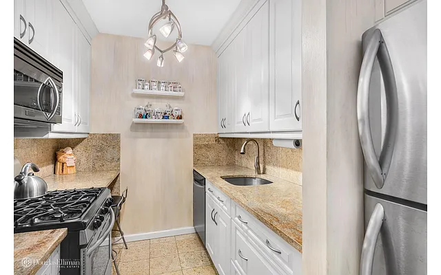 Sold by Douglas Elliman | media 15