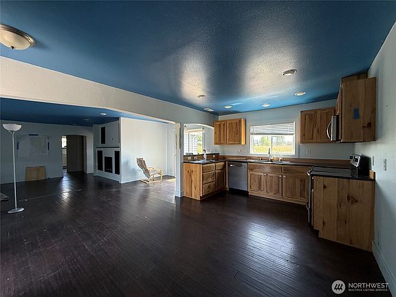 2nd image of 2420 38th Avenue