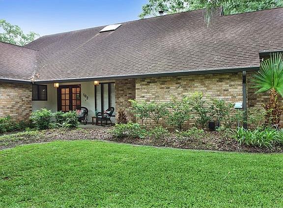 2nd image of 102 Ormond Oaks Dr