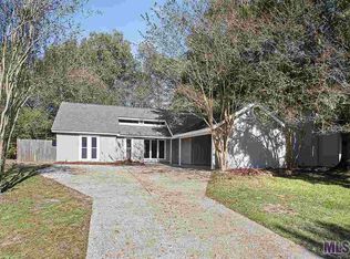 16227 Woodlawn Acres Ave, Baton Rouge, LA 70817