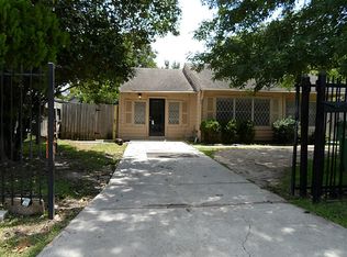 6647 Cresthill St, Houston, TX 77033