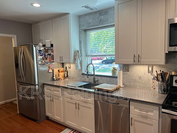 5th image of 229 Aspen St