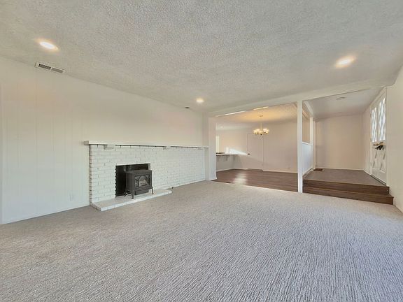 5th image of 2603 Phelan Ln