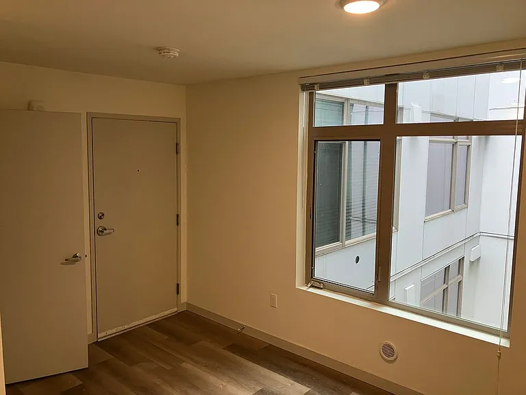 FreWall Apts. — Photo 14