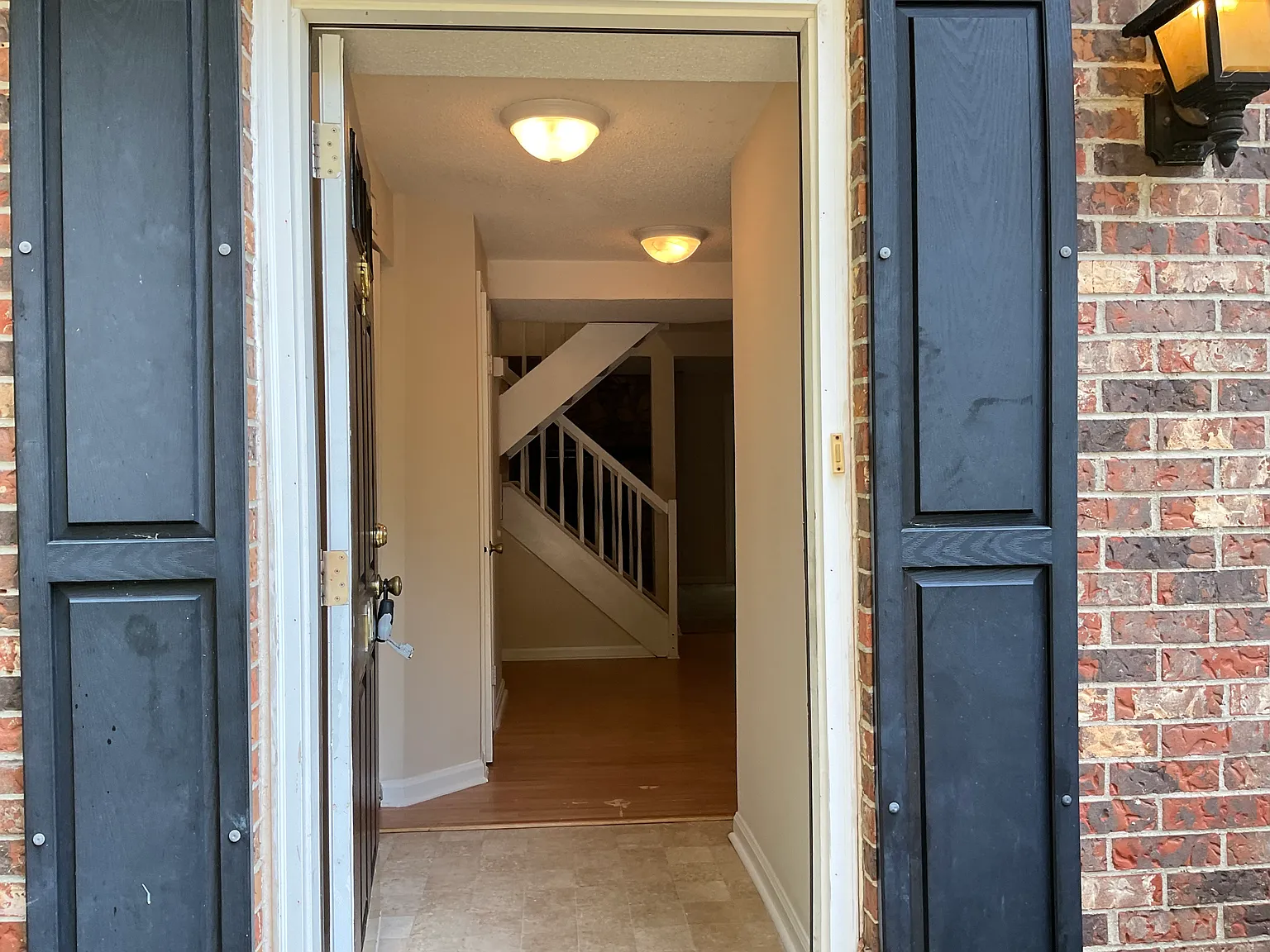 End unit townhouse in the heart of Cary's Oxxford Hunt — Photo 2