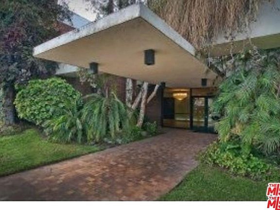 2nd image of 4477 Wilshire Blvd APT 210