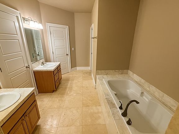 3rd image of 2205 College Ave #102