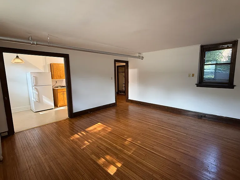 2309 Grand Ave S #B — Photo 7