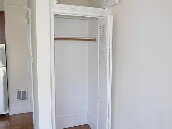 5th image of 2539 Polk St APT 9