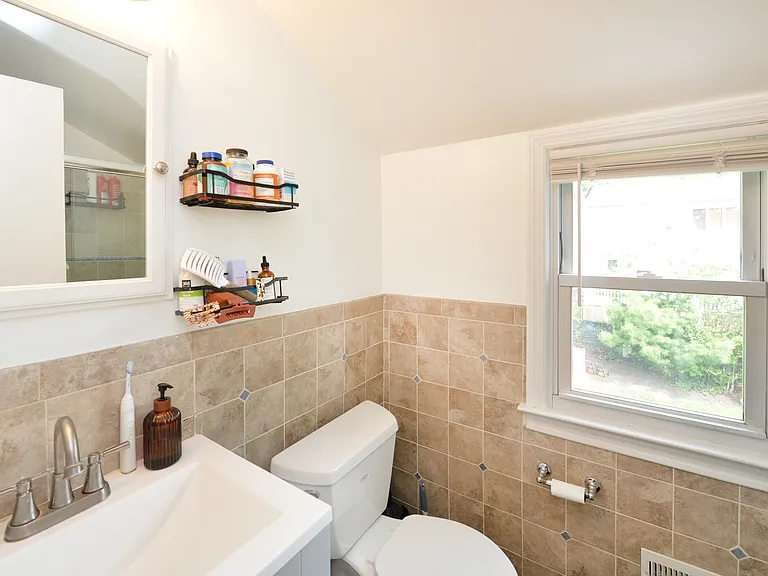 35-05 Lenox Dr — Photo 14