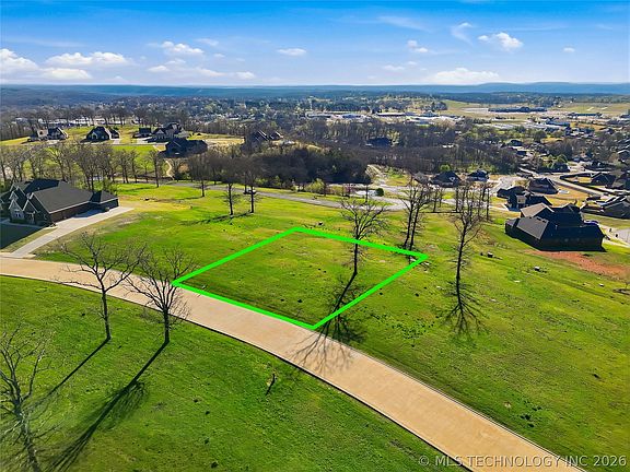 2nd image of 777 Ridgeview Dr