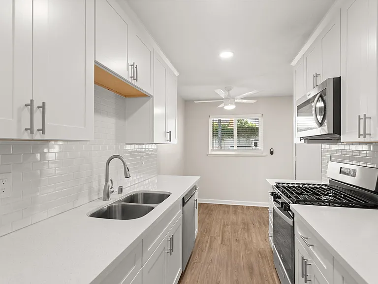 Vista Palms Apartment Homes- Yucaipa, CA — Photo 6