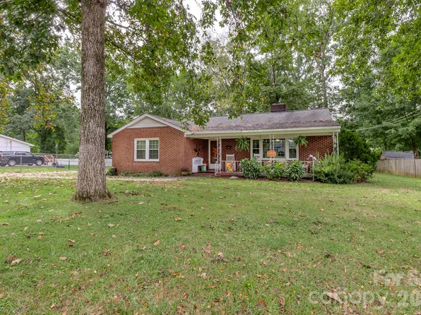1004 Woodside Dr, Kings Mountain, NC 28086