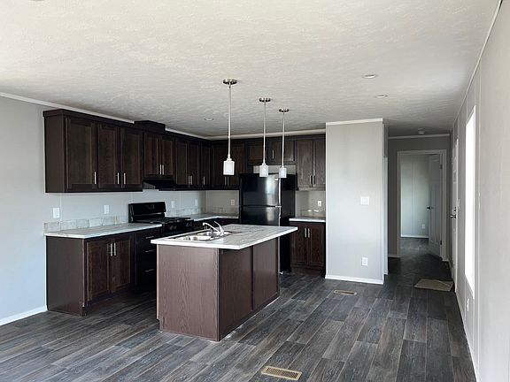5th image of 26 Canna Dr