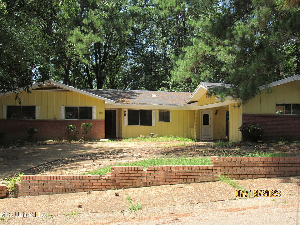 1st image of 3051 Fleetwood Dr