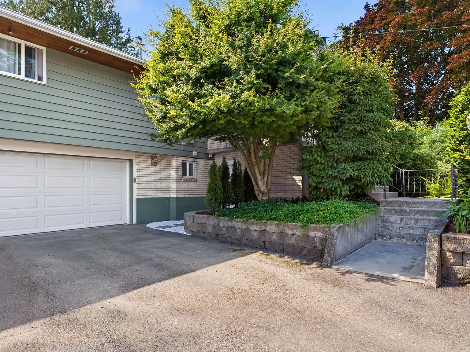 W Glen Dr, Everett — Photo 2