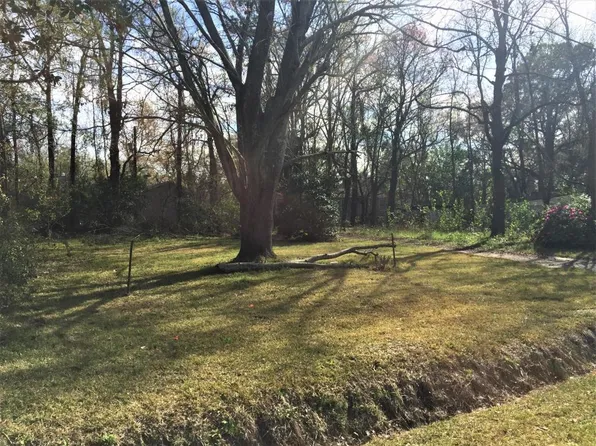 1919 Kerry St, North Charleston, SC 29406