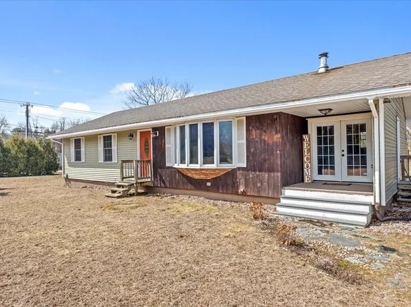 27 Meadow Lane, Highgate, VT 05459