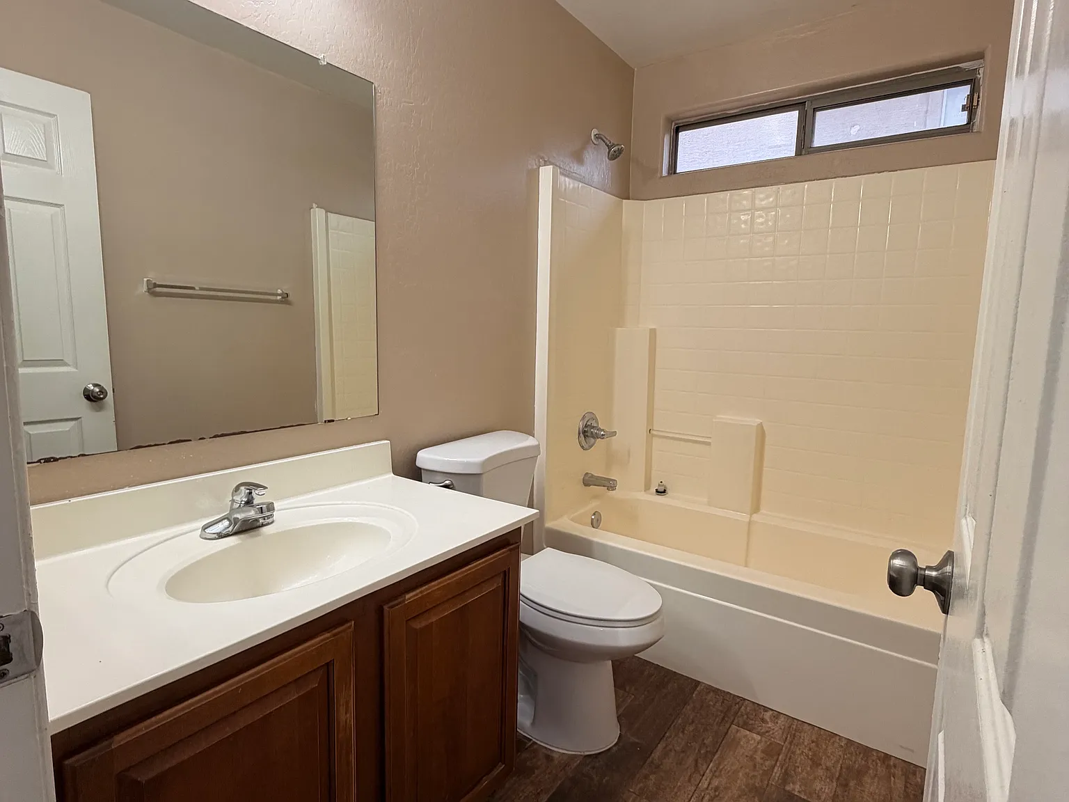4 bed, 1527 sqft, $2,600 — Photo 3