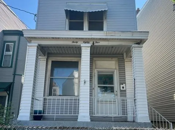 3084 Henshaw Ave, Cincinnati, OH 45225