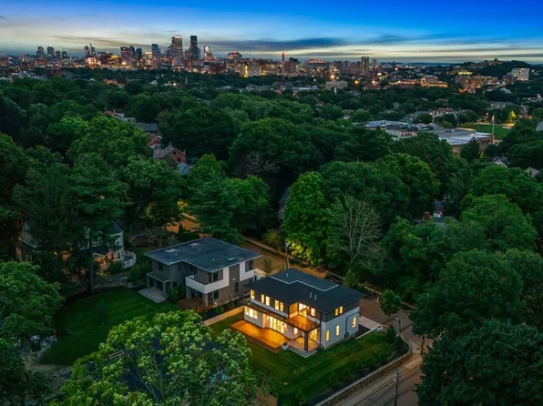 225 Gardner Rd, Brookline, MA 02445
