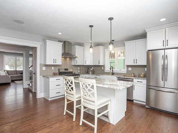 3rd image of 31 Hillcrest Cir #13