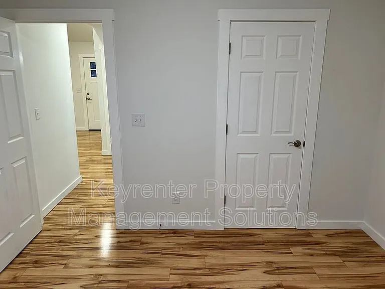 317 Sterling St #B — Photo 28