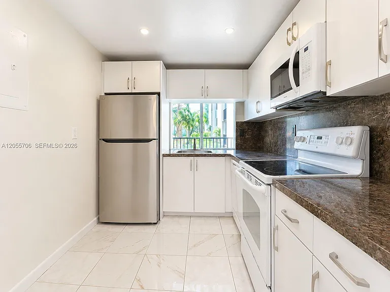 9431 SW 4th St #107 — Photo 4