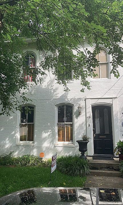 1st image of 425 Spring St