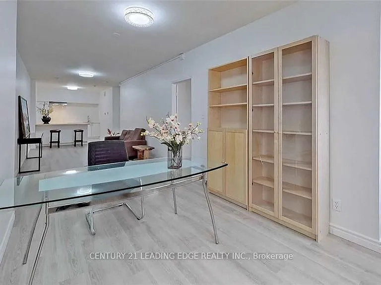 113 James St N #201 — Photo 7