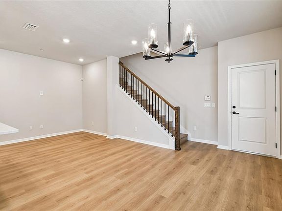 5th image of 4337 Roush Ave
