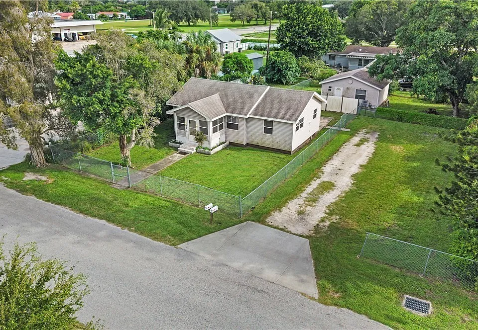 312 W Trinidad Ave