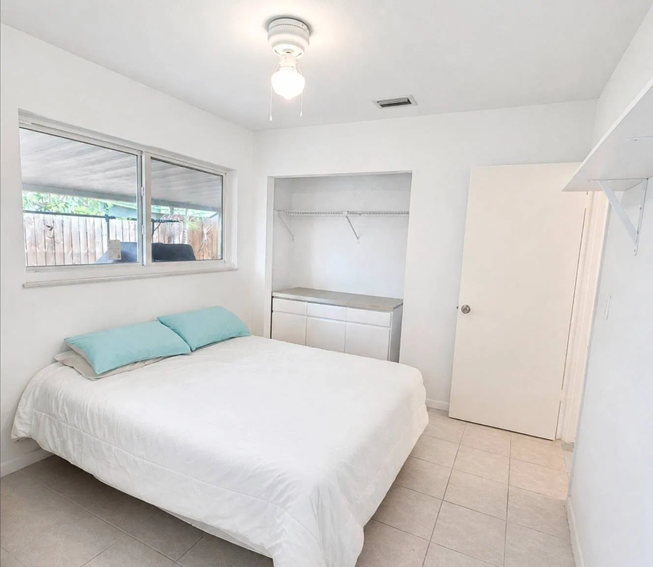 Studio, 1.0 bath, 250 sqft, $900 — Photo 1