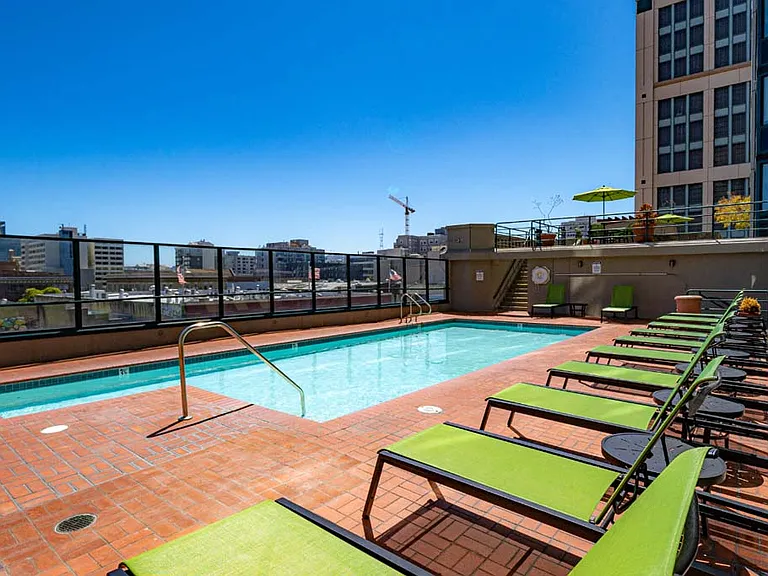 Trinity Towers Apartments — Photo 2