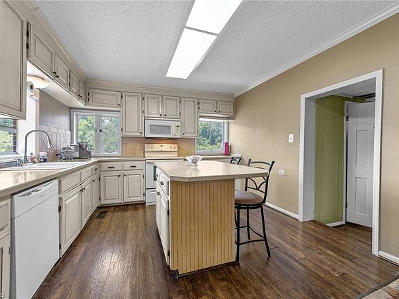 2nd image of 4605 Laforesta Dr