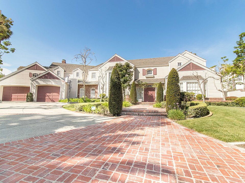 2nd image of 3136 E Abbey Ln