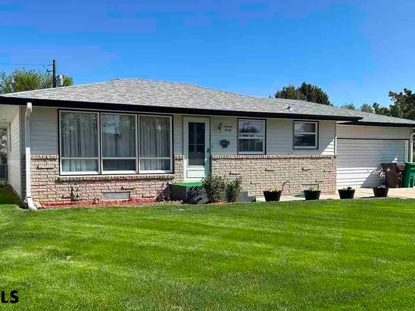 1620 T St, Gering, NE 69341